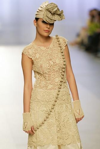 dantel çiçek desenli tunik bluz modeli