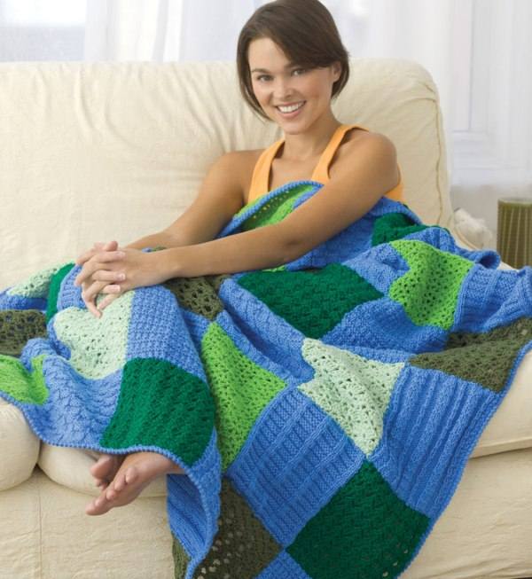 motifli renkli örgü battaniye