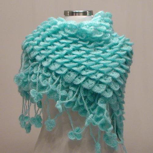 turkuaz renkli desenli örgü şal modeli