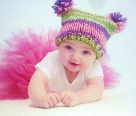 örgü ponponlu bebek şapkası