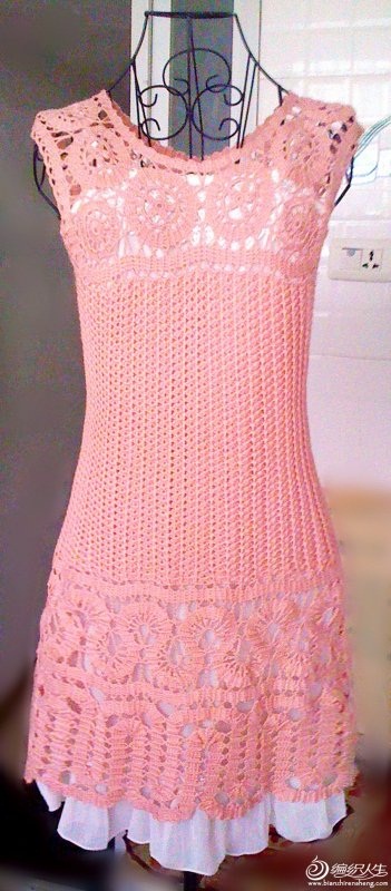 açık pembe renkli dantel örgü elbise modeli
