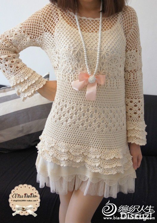 beyaz renkli desenli mini örgü elbise modeli