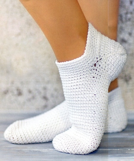 beyaz renkli örgü çorap modeli