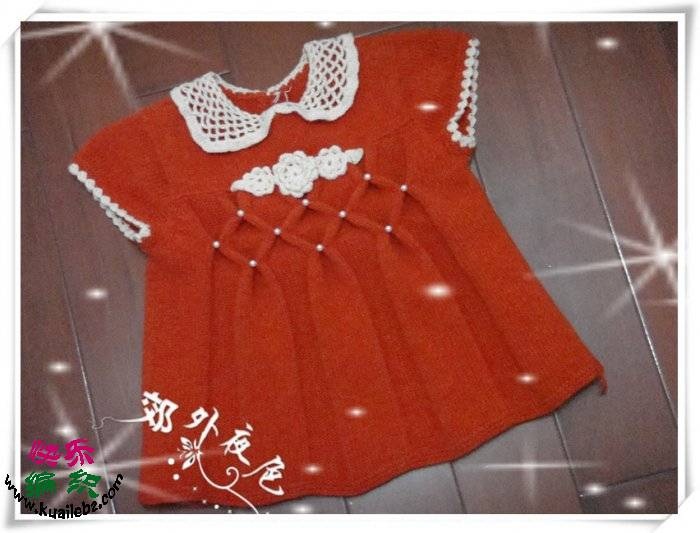 dantel yaka kırmızı renk işlemeli bebek elbisesi modeli