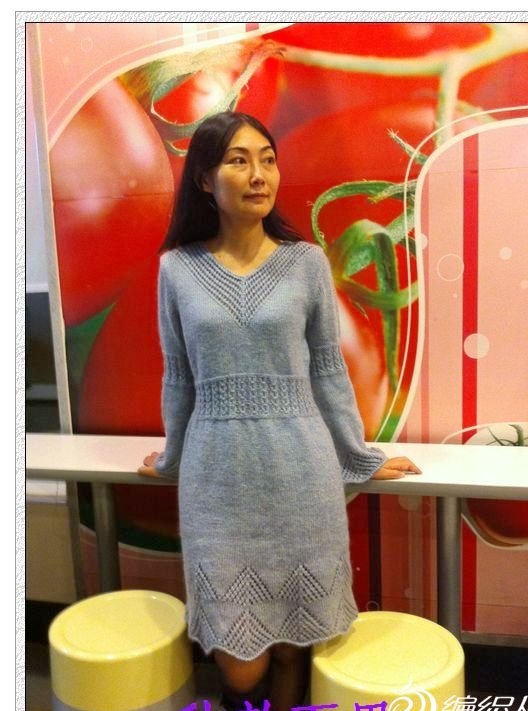 gri renkli v yakalı örgü elbise modeli